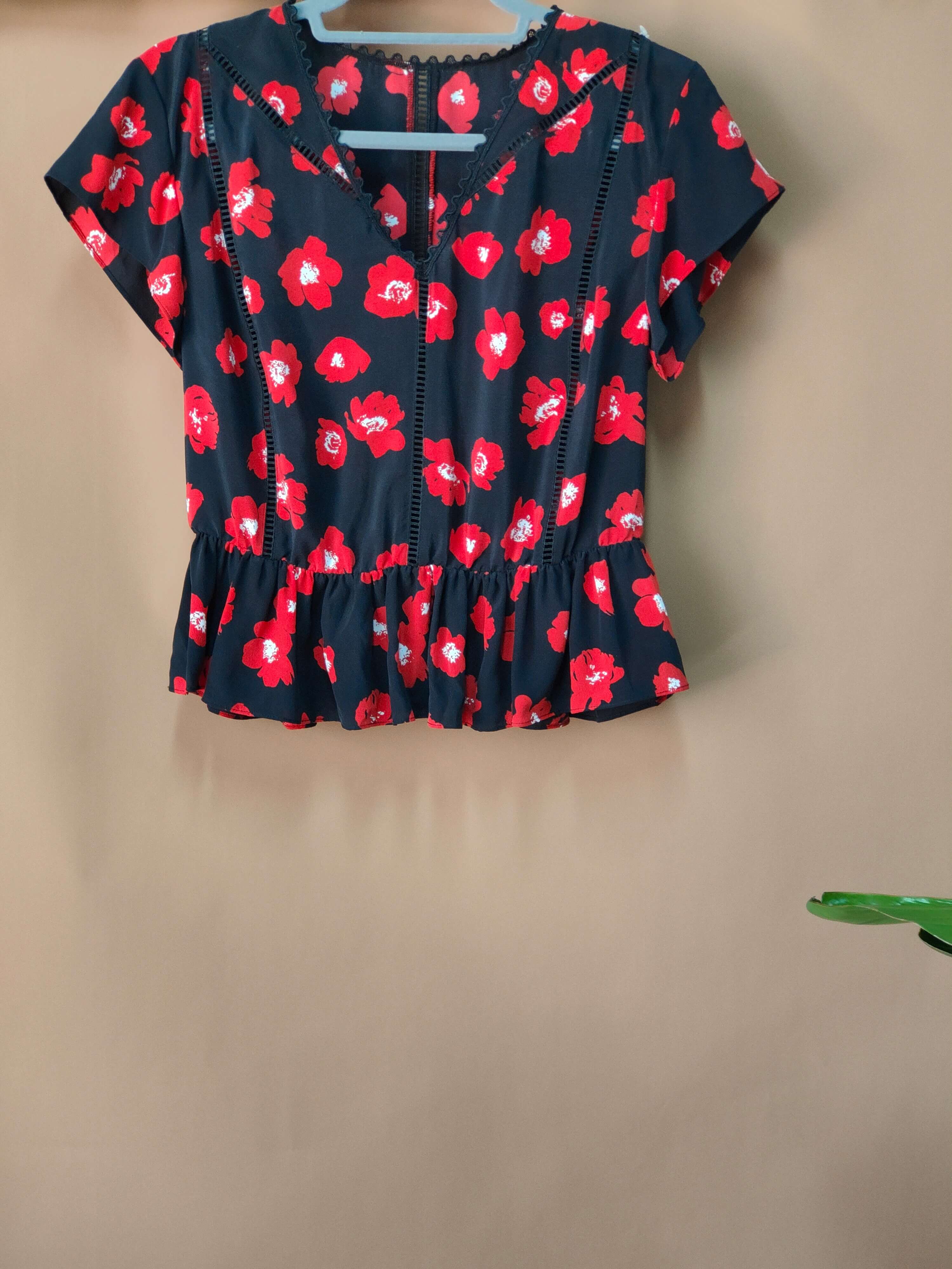 Blusa superior de camiseta de manga corta roja de calidad con estampado floral de etiqueta privada a granel